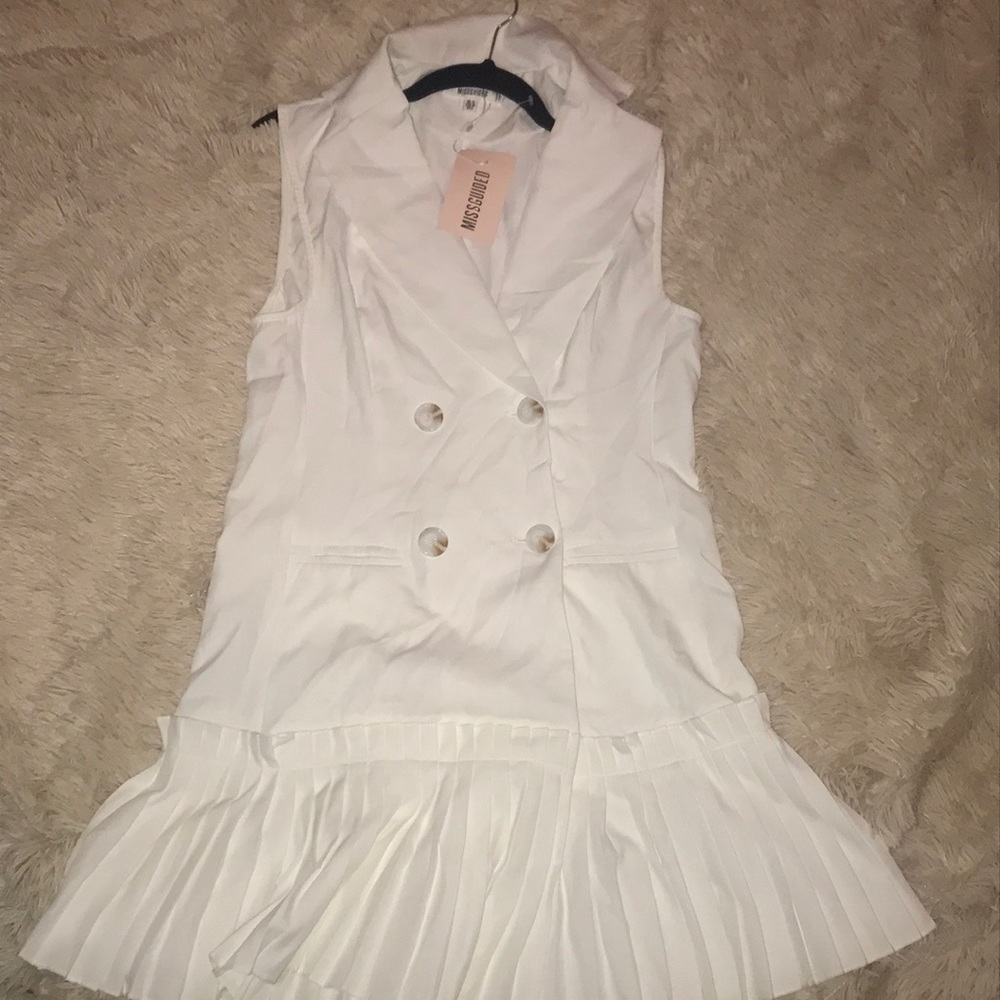 MISSGUIDED PLEATED BLAZER DRESS